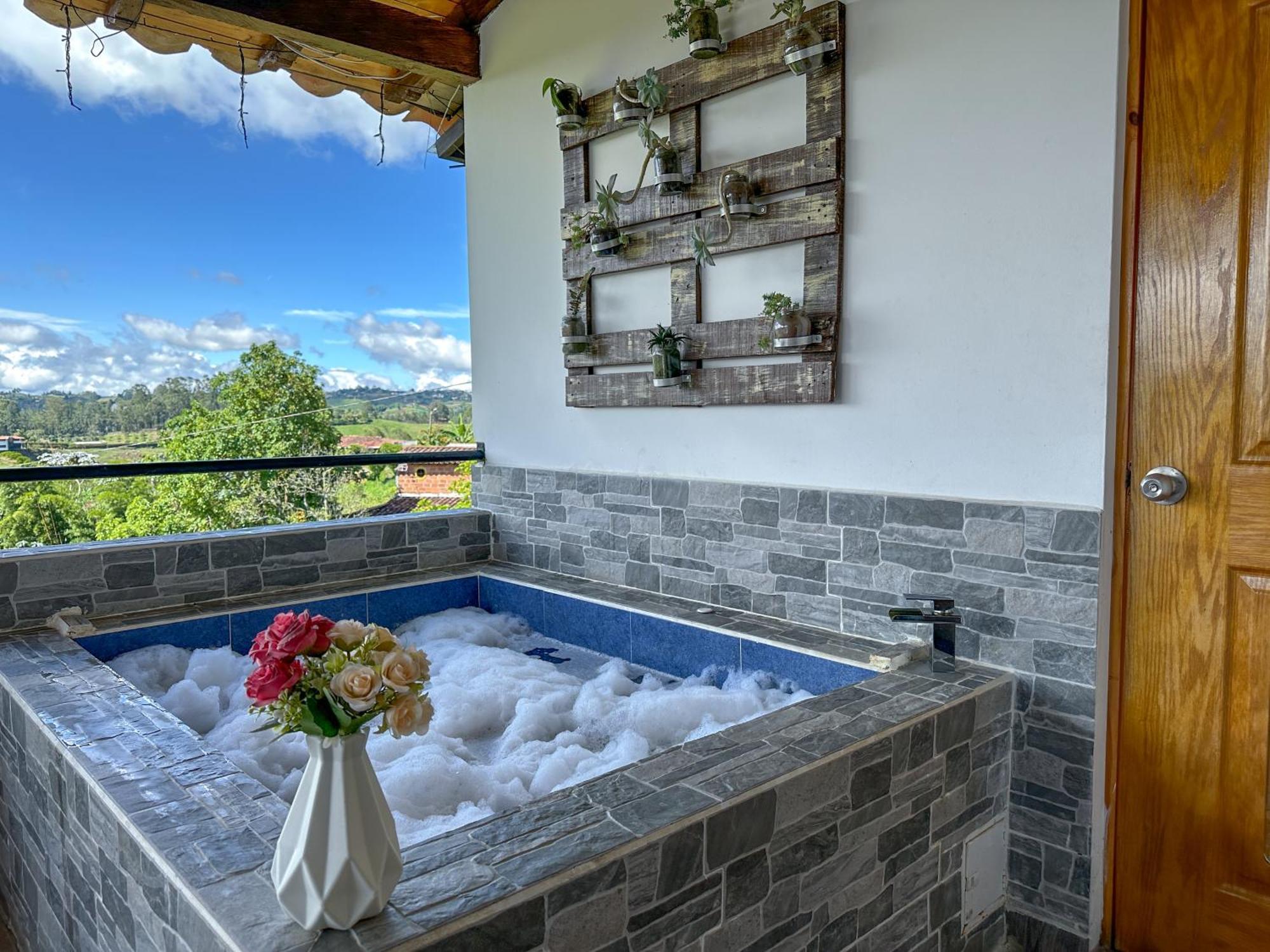 Cabanas Con Jacuzzi Y Chimenea - Casa Floral, Marinilla Exterior foto